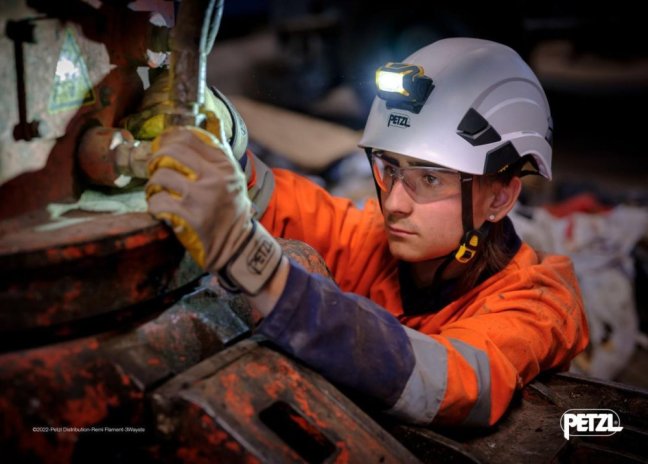 Nabíjateľná pracovná čelovka pre údržbárov Petzl Aria 1R