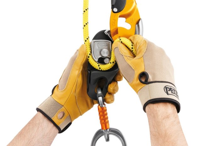 Zlaňovacia brzda pre výškové práce Petzl Rig - Farba: čierna