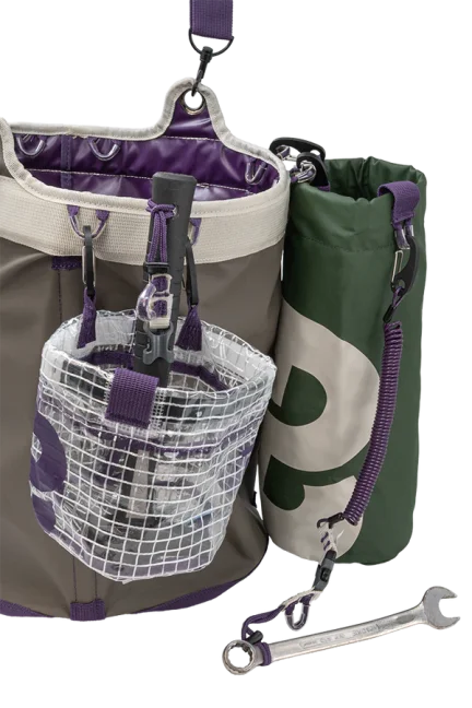 Beal workstation - príklad použitia, popruh a vak je potrebné zakúpiť samostatne