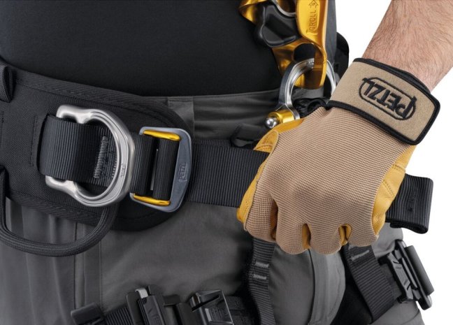 Bezpečnostný postroj Petzl Astro - Verzia: medzinárodná verzia - čierna farba, Veľkosť: 2