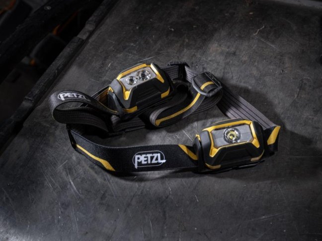 Nabíjateľná pracovná čelovka pre elektrikárov a údržbárov Petzl Aria 2R