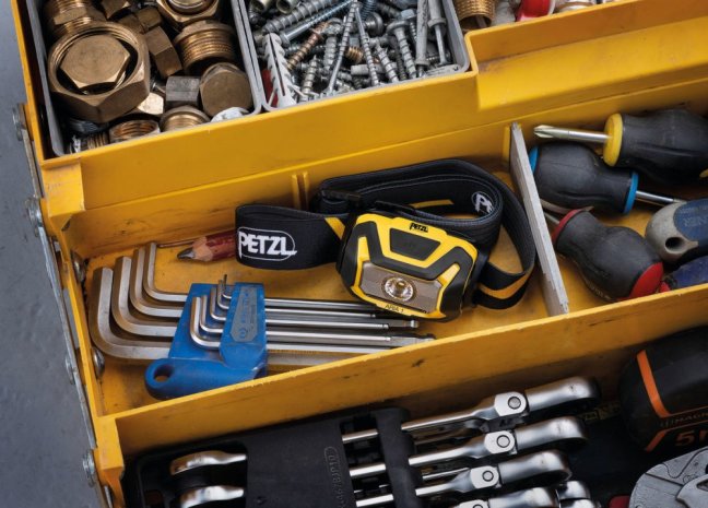 Odolná a kompaktná pracovná čelovka Petzl Aria 2