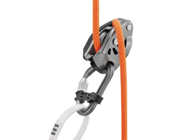 HMS karabína Petzl Attache - Typ: screw lock, Farba: čierna