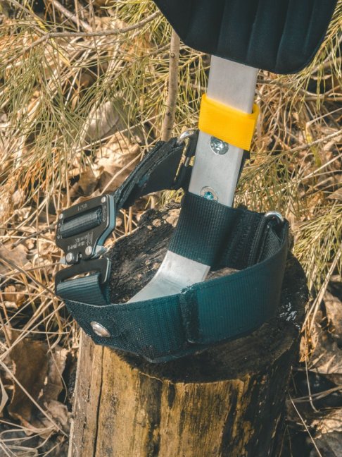 Stromolezecké stupačky Panther Spikes ALU